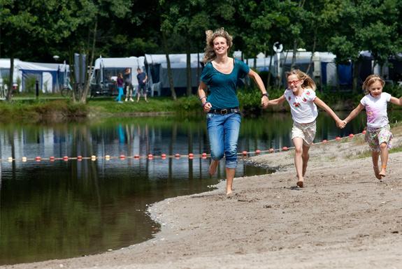 Zwemvijver met strandje | Klein Vink