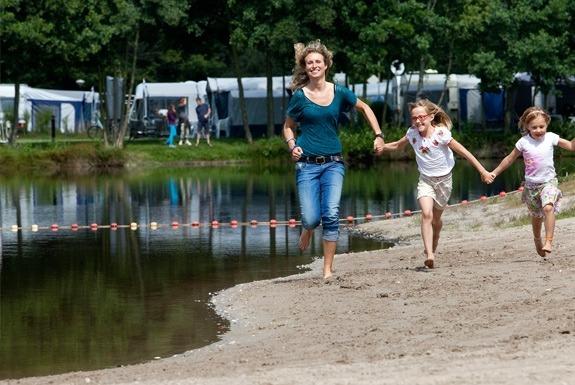 Zwemvijver met strandje | Klein Vink